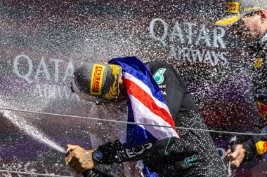  Lewis Hamilton (GBR) - Mercedes-AMG PETRONAS F1 Ekibi - Mercedes W15 - Mercedes E Performansı 4 Temmuz Pazar günü Formula 1 Katar Havayolları Grand Prix 2024 'ün 4.