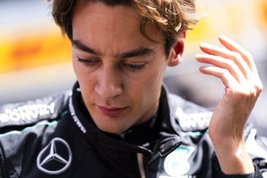  George Russell (GBR) - Mercedes-AMG PETRONAS F1 Ekibi - Mercedes W15 - Mercedes E Performansı 4 Temmuz Pazar günü, 7 Temmuz 2024 formülü 1 qatar hava yolu İngiliz Grand Prix 2024, gümüş taş pistinde gerçekleşmesi planlanan