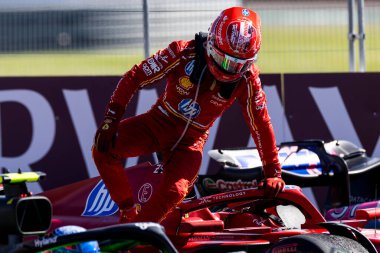  Charles Leclerc (MON) - Scuderia Ferrari - Ferrari SF-24 - Ferrari yarışta 4 Temmuz Pazar günü, 7 Temmuz 2024 formülü 1 qatar hava yolu İngiliz Grand Prix 2024, 5 Temmuz - 7 Temmuz 2024 tarihleri arasında Silverstone pistinde gerçekleşmesi planlanıyor.