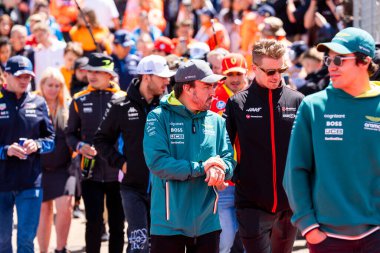 Sürücü Parade Fernando Alonso (ESP) - Aston Martin Aramco F1 Ekibi - Aston Martin AMR24 - MerceOscar Piastri (AUS) - McLaren Formula 1 Ekibi - McLaren MCL38 - Mercez