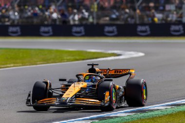  Oscar Piastri (AUS) - McLaren Formula 1 Takımı - McLaren MCL38