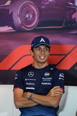  Alexander Albon (THA) - Williams Racing - Williams FW46 - Mercedes 18 Temmuz, Formula 1 Macaristan Grand Prix 2024 tarihli basın toplantısı sırasında, Mogyorod, Budapeşte, Macaristan, 19 Temmuz - 21 Temmuz tarihleri arasında Macaristan 'da düzenlenecek