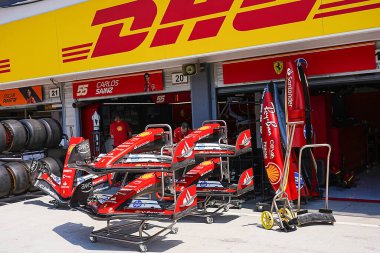  Hazırlık gününde Scuderia Ferrari garajı, Formula 1 Macaristan Grand Prix 2024, Mogyorod, Budapeşte, Macaristan, 19 Temmuz - 21 Temmuz 2024 tarihleri arasında Macaristan 'da düzenlenecek.