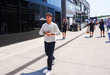 Lando Norris (GBR) - McLaren Formula 1 Ekibi - McLaren MCL38 - Mercedesin hazırlık gününde, 18 Temmuz, 2024 Macaristan Grand Prix, Mogyorod, Budapeşte, Macaristan 'da 19 Temmuz - 21 Temmuz 202 tarihleri arasında gerçekleşmesi planlanan