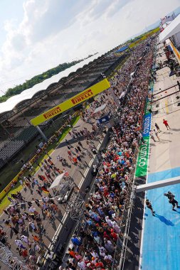 Mogyorod, Budapeşte, Macaristan 'daki Macaristan pistinde 19 Temmuz - 21 Temmuz 2024 tarihleri arasında gerçekleşmesi planlanan Formula 1 Macaristan Grand Prix 2024 hazırlık günü atmosferi