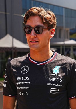  George Russell (GBR) - Mercedes-AMG PETRONAS F1 Ekibi - Mercedes W15 - Macaristan 'ın Mogyorod, Budapeşte, Macaristan' daki Macaristan pistinde düzenlenecek Formula 1 Grand Prix 2024 hazırlık gününde Mercedes E Performansı, 