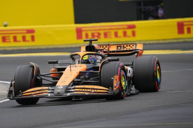  Oscar Piastri (AUS) - McLaren Formula 1 Team - McLaren MCL38 - Mercede clipart