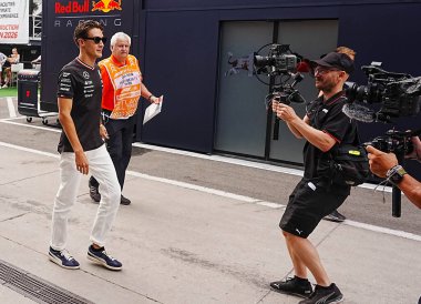  George Russell (GBR) - Mercedes-AMG PETRONAS F1 Takımı - Mercedes W15 - Mercedes E Performansı Cumartesi Serbest Çalışması sırasında, 20 Temmuz, Formula 1 Macaristan Grand Prix 2024, Mogyorod, Buda