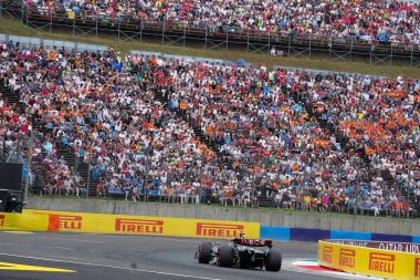  Lewis Hamilton (GBR) - Mercedes-AMG PETRONAS F1 Takımı - Mercedes W15 - Mercedes E Performansı Cumartesi Serbest Çalışması sırasında, 20 Temmuz, Formula 1 Macaristan Grand Prix 2024, Mogyorod, Bud