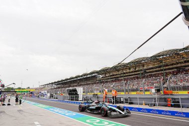  George Russell (GBR) - Mercedes-AMG PETRONAS F1 Takımı - Mercedes W15 - Mercedes E Performansı Cumartesi Serbest Çalışması sırasında, 20 Temmuz, Formula 1 Macaristan Grand Prix 2024, Mogyorod, Buda