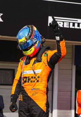  Oscar Piastri (AUS) - McLaren Formula 1 Takımı - McLaren MCL38