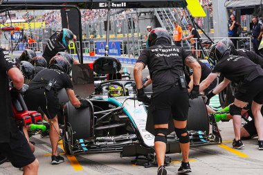  Lewis Hamilton (GBR) - Mercedes-AMG PETRONAS F1 Takımı - Mercedes W15 - Mercedes E Performansı Cumartesi Serbest Çalışması sırasında, 20 Temmuz, Formula 1 Macaristan Grand Prix 2024, Mogyorod, Bud