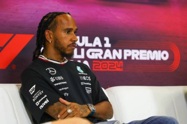  Lewis Hamilton (GBR) - Mercedes-AMG PETRONAS F1 Ekibi - Mercedes W15 - Mercedes E Performansı, FFormula 1 Pirelli Gran Premio d 'Italia 2024, Mo' daki Autodromo Nazionale di Monza pistinde gerçekleşmesi planlanan 29 Ağustos