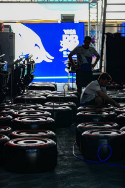  Visa Cash App RB F1 Ekibi, FFormula 1 Pirelli Premio d 'Italia 2024 tarihli hazırlık gününde Monza' daki Autodromo Nazionale di Monza pistinde (MB) yer alacak.