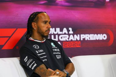  Lewis Hamilton (GBR) - Mercedes-AMG PETRONAS F1 Ekibi - Mercedes W15 - Mercedes E Performansı, FFormula 1 Pirelli Gran Premio d 'Italia 2024, Mon' daki Autodromo Nazionale di Monza pistinde gerçekleştirilecek