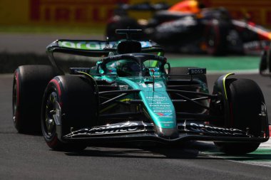  Lance Stroll (CAN) - Aston Martin Aramco F1 Takımı - Aston Martin AMR24 - Monza 'daki Autodromo Nazionale di Monza pistinde (MB) gerçekleştirilmesi planlanan Formula 1 Pirelli Premio d' Italia 2024 Formula 1 'in 30 Ağustos antrenmanı sırasında Mercedes -
