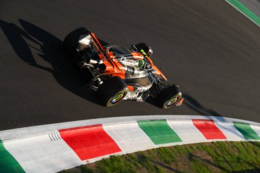Franco Colapinto (ARG) - Williams Racing - Williams FW46 - Mercedes Monza 'daki Autodromo Nazionale di Monza pistinde (MB) gerçekleştirilmesi planlanan Formula 1 Pirelli Gran Premio d' Italia 2024 Formula 30,