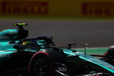  Fernando Alonso (ESP) - Aston Martin Aramco F1 Takımı - Aston Martin AMR24 - Monza 'daki Autodromo Nazionale di Monza (MB) İtal pistinde gerçekleşmesi planlanan Formula 1 Pirelli Premio d' Italia 2024 Formula 30 'daki Mercedes
