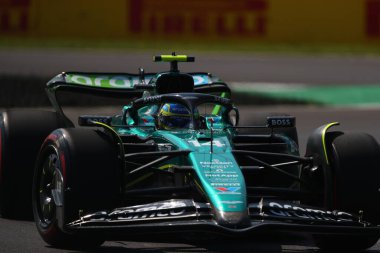  Fernando Alonso (ESP) - Aston Martin Aramco F1 Takımı - Aston Martin AMR24 - Monza 'daki Autodromo Nazionale di Monza pistinde (MB) gerçekleştirilmesi planlanan Formula 1 Pirelli Premio d' Italia 2024 tarihli 30 Ağustos antrenmanı sırasında Mercedes