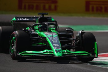  Valtteri Bottas (FIN) - Monza 'daki Autodromo Nazionale di Monza pistinde (MB) gerçekleşmesi planlanan Formula 1 Pirelli Premio d' Italia 2024 'ün 30 Ağustos tarihli antrenman sırasında Sauber C44 - Ferrari Stake F1 Team Kick Sauber 