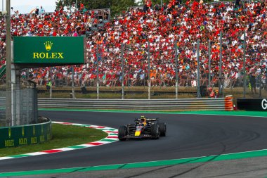  Sergio Perez (MEX) - Oracle Red Bull Racing - Red Bull RB20 - Rade Günü sırasında Honda RBPT, 1 Eylül Pazar, Formula 1 Pirelli Gran Premio d 'Italia, Monza' daki Autodromo Nazionale di Monza pistinde (MB) gerçekleşmesi planlanıyor - 29 Ağustos 