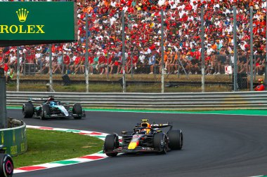  Sergio Perez (MEX) - Oracle Red Bull Racing - Red Bull RB20 - Rade Günü sırasında Honda RBPT, 1 Eylül Pazar, Formula 1 Pirelli Gran Premio d 'Italia, Monza' daki Autodromo Nazionale di Monza pistinde (MB) gerçekleşmesi planlanıyor - 29 Ağustos 