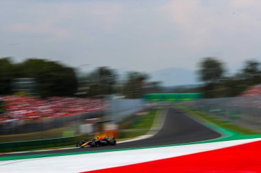  Sergio Perez (MEX) - Oracle Red Bull Racing - Red Bull RB20 - Rade Günü sırasında Honda RBPT, 1 Eylül Pazar, Formula 1 Pirelli Gran Premio d 'Italia, Monza' daki Autodromo Nazionale di Monza pistinde (MB) gerçekleşmesi planlanıyor - 29 Ağustos