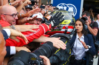  Charles Leclerc (MON) - Scuderia Ferrari - Ferrari SF-24 - Ferrari, 1 Eylül Pazar günü, Formula 1 Pirelli Gran Premio d 'Italia' nın 1.