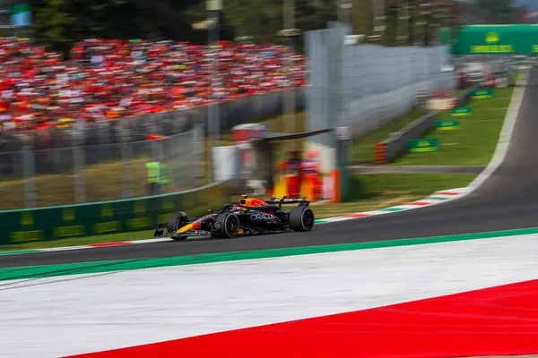  Sergio Perez (MEX) - Oracle Red Bull Racing - Red Bull RB20 - Rade Günü sırasında Honda RBPT, 1 Eylül Pazar, Formula 1 Pirelli Gran Premio d 'Italia, Monza' daki Autodromo Nazionale di Monza pistinde (MB) gerçekleşmesi planlanıyor - 29 Ağustos 