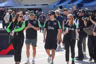  Valtteri Bottas (FIN) ve Zhou Guanyu (CHN) - Stake F1 Team Kick Sauber - Sauber C44 - Ferrari Formula 1 Pirelli ABD Grand Prix 2024 'de, Austin, TX (ABD) 18-20 Eylül 2024 tarihlerinde gerçekleştirilecek olan Amerika Birleşik Devletleri Pisti' nde gerçekleşecektir.