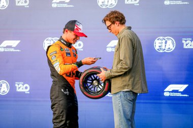 Lando Norris (GBR) - McLaren Formula 1 Takımı - McLaren MCL38 - Mercedes ve Armand 