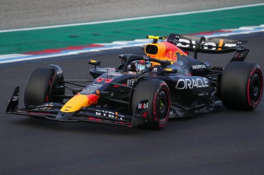  Sergio Perez (MEX) - Oracle Red Bull Racing - Red Bull RB20 - Honda RBPT Formula 1 Pirelli Birleşik Devletler Grand Prix 2024 'ün ön eleme oturumu sırasında, Austin, TX (USA) 18-20 Eylül 2024 tarihlerinde gerçekleştirilecek