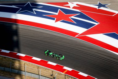  Zhou Guanyu (CHN) - Stake F1 Team Kick Sauber - Sauber C44 - Ferrari, Formula 1 Pirelli Grand Prix 2024 'ün koşusu sırasında, Austin, TX (USA) 18-20 Eylül 2024 tarihlerinde Amerika Birleşik Devletleri' nde gerçekleştirilecek