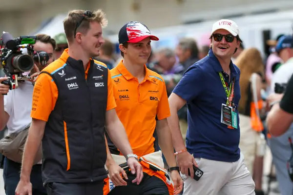  Oscar Piastri (AUS) - McLaren Formula 1 Takımı - McLaren MCL38