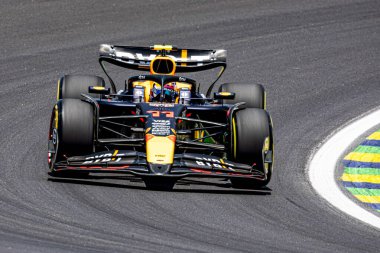  Sergio Perez (MEX) - Oracle Red Bull Racing - Red Bull RB20 - Honda RBPTduring the Formula 1 Lenovo Grande Premio de Sao Paulo 2024, Interlagos Circuit, San Paolo, Brasil, BRA Nov 1-3, 2024 - Fotoğraf Alessio De Marco 124; 