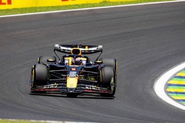   Max Verstappen (NED) - Oracle Red Bull Racing - Red Bull RB20 - Honda RBPT Formula 1 sırasında Lenovo Grande Premio de Sao Paulo 2024, Interlagos, San Paolo, Brasil, BRA Nov 1-3, 2024 - Fotoğraf Alessio De Marc