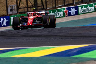  Carlos Sainz Jr. (ESP) - Scuderia Ferrari - Ferrari SF-24 - Formula 1 Lenovo Grande Premio de Sao Paulo 2024 sırasında Ferrari, Interlagos Circuit, San Paolo, Brasil, BRA Nov 1-3, 2024 - Fotoğraf Alessio De Marco the Aven