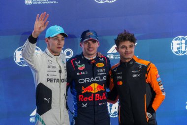  George Russell (GBR) - Mercedes-AMG PETRONAS F1 Takımı - Mercedes W15 - Mercedes E Performansı, Max Verstappen (NED) - Oracle Red Bull Racing - Red Bull RB20 - Honda RBPT, Lando Norris (GBR) - McLaren Formula 1 Takımı - McLaren MCL38