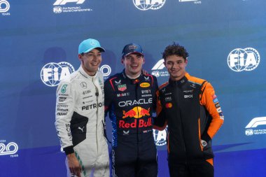  George Russell (GBR) - Mercedes-AMG PETRONAS F1 Takımı - Mercedes W15 - Mercedes E Performansı, Max Verstappen (NED) - Oracle Red Bull Racing - Red Bull RB20 - Honda RBPT, Lando Norris (GBR) - McLaren Formula 1 Takımı - McLaren MCL38