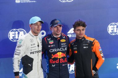  George Russell (GBR) - Mercedes-AMG PETRONAS F1 Takımı - Mercedes W15 - Mercedes E Performansı, Max Verstappen (NED) - Oracle Red Bull Racing - Red Bull RB20 - Honda RBPT, Lando Norris (GBR) - McLaren Formula 1 Takımı - McLaren MCL38