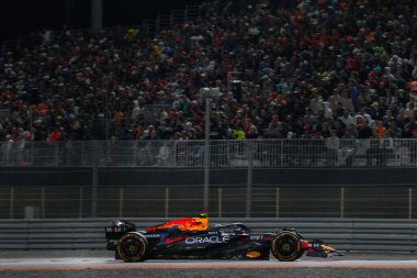  Sergio Perez (MEX) - Oracle Red Bull Racing - Red Bull RB20 - Honda RBP