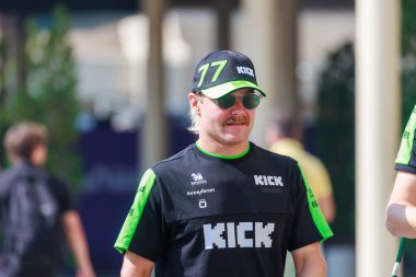  Valtteri Bottas (FIN) - Stake F1 Team Kick Sauber - Sauber C44 - Ferrari Formula 1 Etihad Airways Abu Dhabi Grand Prix 2024, Yas Marina, Abu Dabi 6-8 Aralık 2024