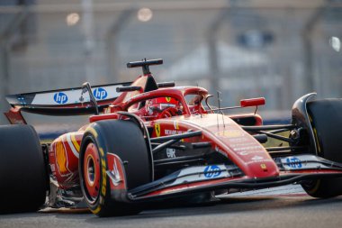  Charles Leclerc (MON) - Scuderia Ferrari - Ferrari SF-24 - Ferrari Formula 1 Etihad Havayolları Grand Prix 2024, Yas Marina, Abu Dabi 6-8 Aralık 2024 Cuma günkü oturumunda Ferrari