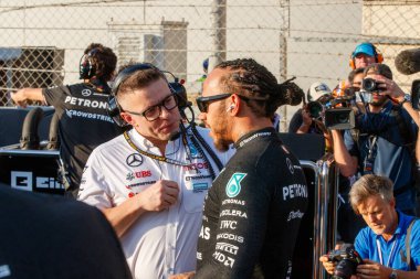  Lewis Hamilton (GBR) - Mercedes-AMG PETRONAS F1 Ekibi - Mercedes W15 - Mercedes E Performansı -