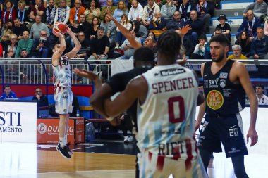 Monaldi Diego - Real Sebastiani Rieti, Apu Old Wild West Udine davasında, 26 Şubat 2025, PalaSojourner Rieti, Round 30 - Sezon 2024-2025