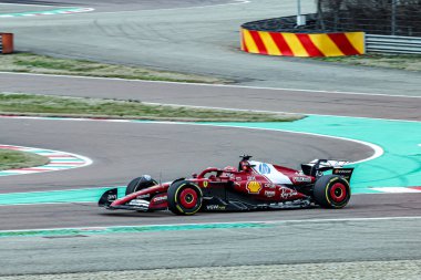 Charles Leclerc (MON) - yepyeni ca ile ilk turlar