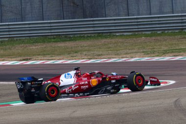 Charles Leclerc (MON) - yepyeni ca ile ilk turlar