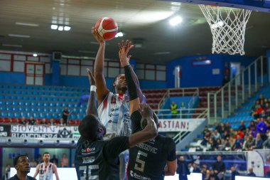 Spencer Skylar - Real Sebastiani Rieti, Apu Old Wild West Udine davasında, 26 Şubat 2025, PalaSojourner Rieti, Round 30 - Sezon 2024-2025