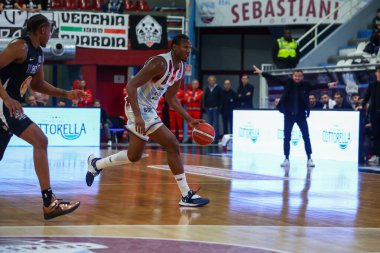 Spencer Skylar - Real Sebastiani Rieti, Apu Old Wild West Udine davasında, 26 Şubat 2025, PalaSojourner Rieti, Round 30 - Sezon 2024-2025