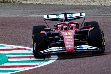  Charles Leclerc (MON) - yepyeni ca ile ilk turlar